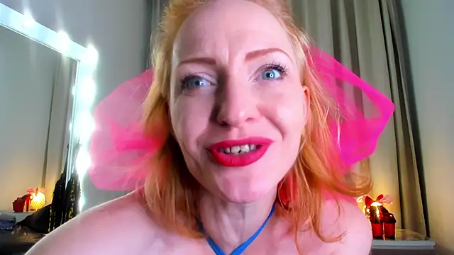 Snapshot of SquirtyAlisa chatting on 10-05-25, 10:40 SquirtyAlisa online show from 10-05-25, 10:40