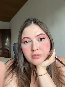 Snapshot of Kamilla_Loop chatting on 05-24-26, 04:56 Kamilla Loop online show from 05-24-26, 04:56