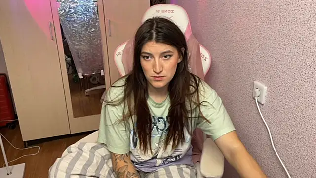 Katrin  kiss online show from 04-25-26, 04:04