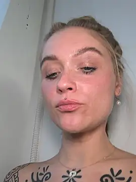 Goldloeckchen159 online show from 06-22-26, 05:43