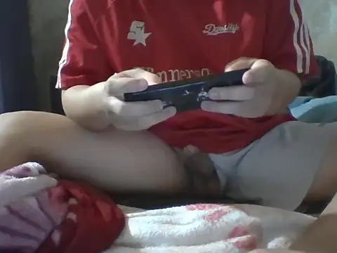 Snapshot of Yuta8_8 chatting on 10-29-25, 03:14 Yuta8 8 online show from 10-29-25, 03:14