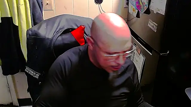 KrazyLegz online show from 11-28-25, 09:06