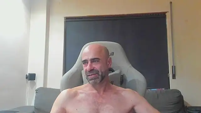 Snapshot of Bicopflirt chatting on 10-10-25, 07:07 Bicopflirt online show from 10-10-25, 07:07