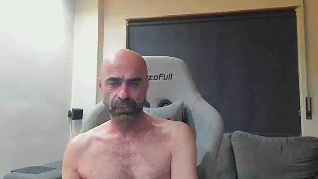 Snapshot of Bicopflirt chatting on 10-26-25, 07:20 Bicopflirt online show from 10-26-25, 07:20