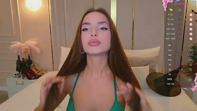 Snapshot of BellaHalles chatting on 10-26-25, 05:57 BellaHalles online show from 10-26-25, 05:57