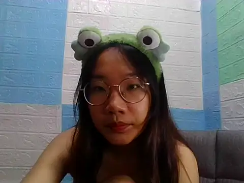 Nanoko online show from 09-30-25, 01:27