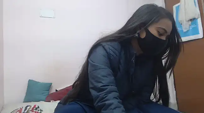 Snapshot of wildbabes chatting on 12-14-24, 12:01 wildbabes online show from 12-14-24, 12:01