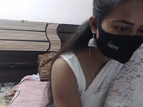 Snapshot of wildbabes chatting on 10-08-25, 12:47 wildbabes online show from 10-08-25, 12:47