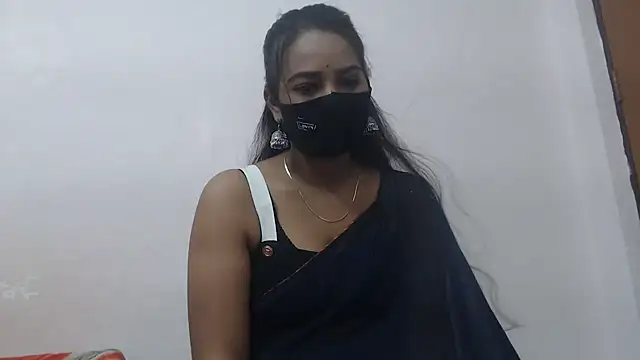 Snapshot of wildbabes chatting on 10-15-25, 03:45 wildbabes online show from 10-15-25, 03:45