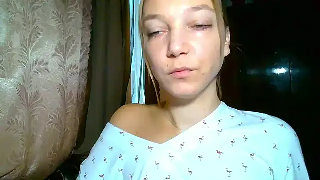 EmillyPlay online show from 12-01-25, 06:51