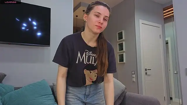 DonnaBurkee online show from 11-09-25, 04:44