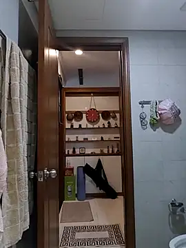 Snapshot of horny_slavedog chatting on 11-17-25, 09:15 horny slavedog online show from 11-17-25, 09:15