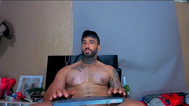 Snapshot of naugthy_dominant chatting on 01-25-25, 05:51 naugthy dominant online show from 01-25-25, 05:51
