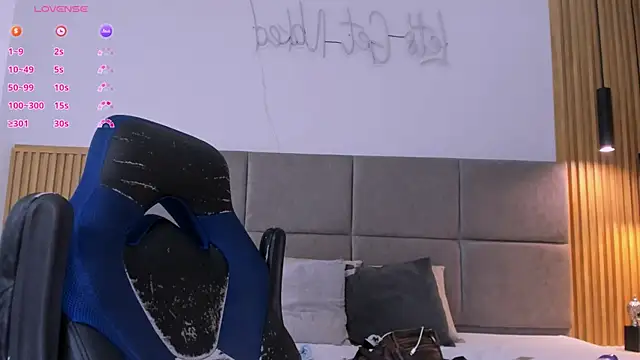 Snapshot of naugthy_dominant chatting on 02-06-25, 04:21 naugthy dominant online show from 02-06-25, 04:21