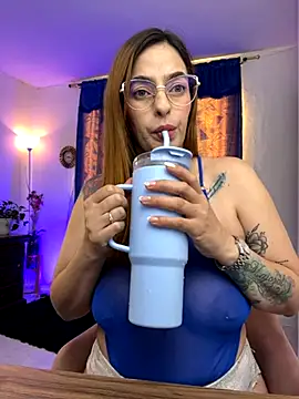 Alessandra Schmoll online show from 11-20-25, 01:11