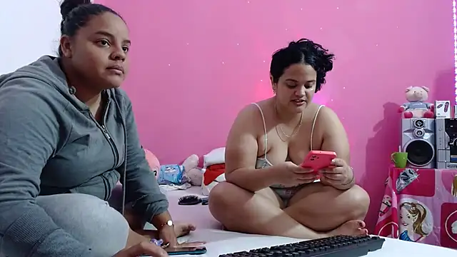 Snapshot of brunnette_hot chatting on 06-18-26, 10:19 brunnette hot online show from 06-18-26, 10:19
