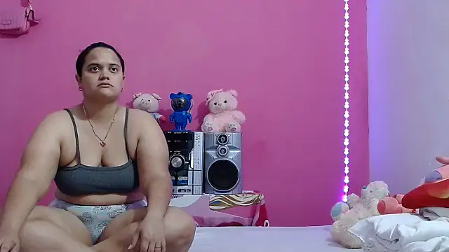 Snapshot of brunnette_hot chatting on 08-01-26, 11:20 brunnette hot online show from 08-01-26, 11:20