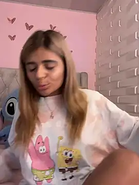 Snapshot of pamell_col chatting on 01-08-25, 10:06 pamell col online show from 01-08-25, 10:06