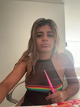 Snapshot of pamell_col chatting on 10-30-25, 01:23 pamell col online show from 10-30-25, 01:23