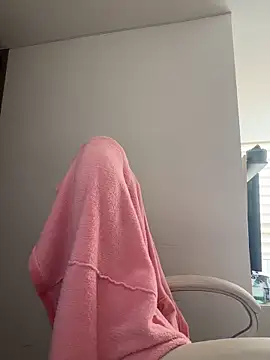 Snapshot of pamell_col chatting on 12-20-25, 03:41 pamell col online show from 12-20-25, 03:41