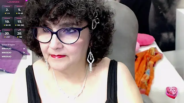 Snapshot of cataleya_mom chatting on 03-17-25, 03:36 cataleya mom online show from 03-17-25, 03:36