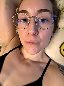 Snapshot of ketarisenup chatting on 09-11-25, 12:00 ketarisenup online show from 09-11-25, 12:00