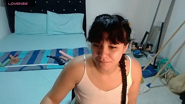 Snapshot of soniafuckboobs chatting on 07-29-26, 12:14 soniafuckboobs online show from 07-29-26, 12:14