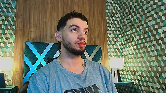 Snapshot of Michael_magno chatting on 11-01-25, 05:59 Michael magno online show from 11-01-25, 05:59