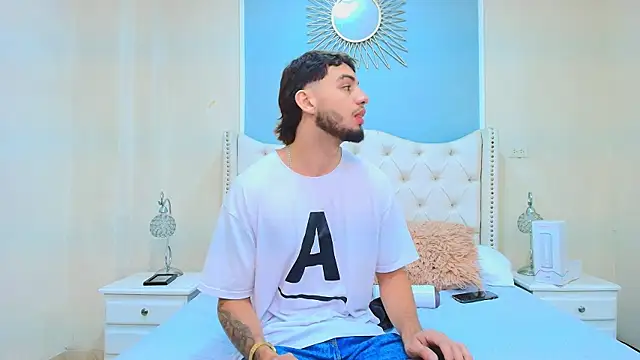 Snapshot of Michael_magno chatting on 11-11-25, 07:58 Michael magno online show from 11-11-25, 07:58