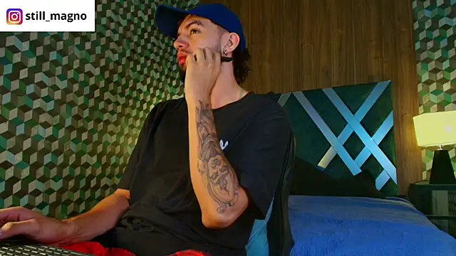 Snapshot of Michael_magno chatting on 11-20-25, 12:05 Michael magno online show from 11-20-25, 12:05