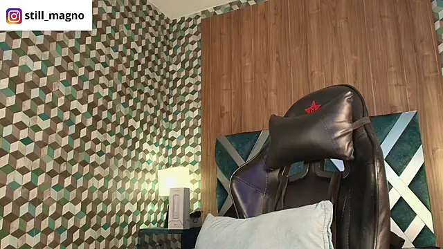 Snapshot of Michael_magno chatting on 11-25-25, 01:33 Michael magno online show from 11-25-25, 01:33