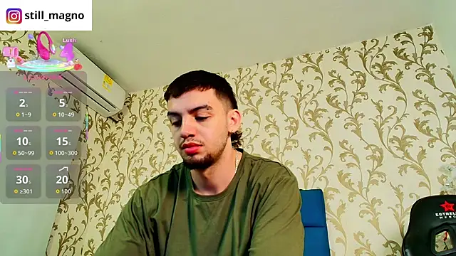 Snapshot of Michael_magno chatting on 12-17-25, 12:33 Michael magno online show from 12-17-25, 12:33