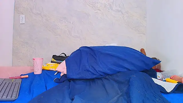 Snapshot of sofi_balvin chatting on 03-11-25, 01:37 sofi balvin online show from 03-11-25, 01:37