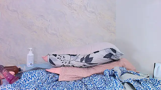 Snapshot of sofi_balvin chatting on 03-13-25, 01:32 sofi balvin online show from 03-13-25, 01:32