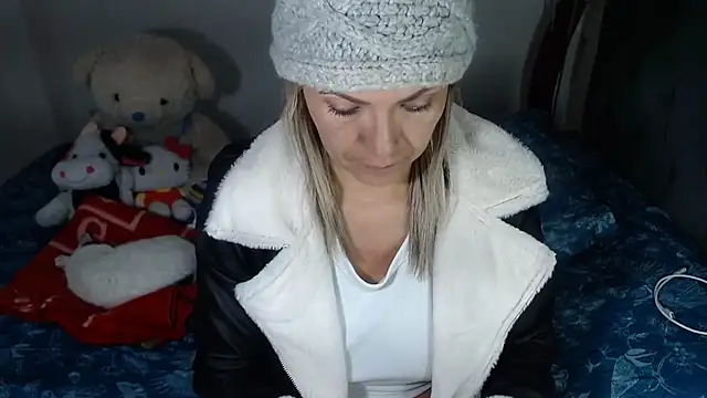 Chantal hott online show from 02-06-26, 01:32