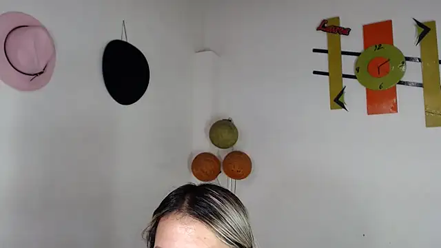 Chantal hott online show from 04-20-26, 09:27