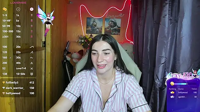 Snapshot of Fiery_Brunette_ chatting on 01-01-25, 10:00 Fiery Brunette  online show from 01-01-25, 10:00