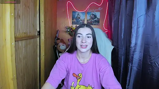 Snapshot of Fiery_Brunette_ chatting on 01-04-25, 09:00 Fiery Brunette  online show from 01-04-25, 09:00