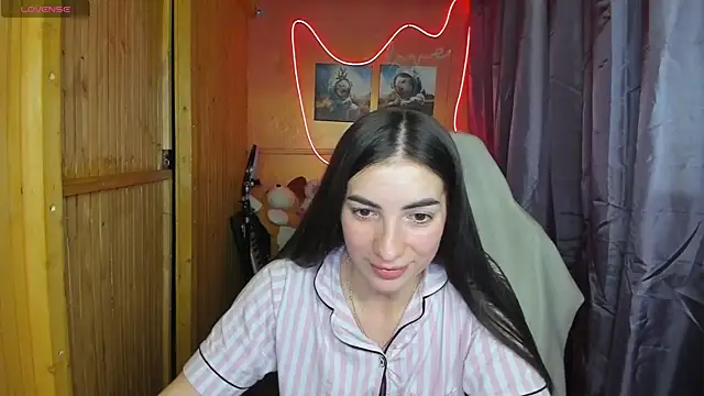 Snapshot of Fiery_Brunette_ chatting on 02-18-25, 03:54 Fiery Brunette  online show from 02-18-25, 03:54