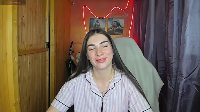 Snapshot of Fiery_Brunette_ chatting on 02-20-25, 06:50 Fiery Brunette  online show from 02-20-25, 06:50