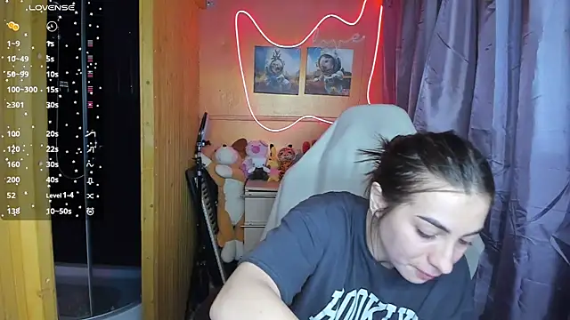 Snapshot of Fiery_Brunette_ chatting on 02-24-25, 06:49 Fiery Brunette  online show from 02-24-25, 06:49