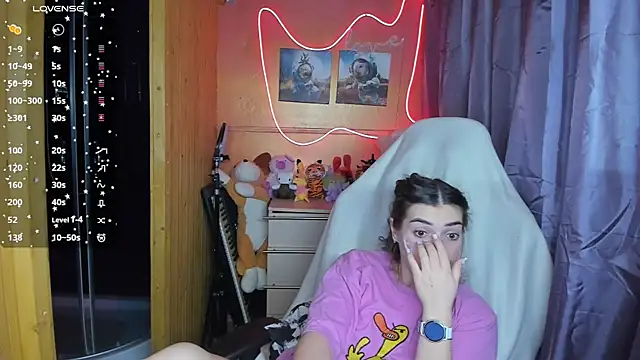 Snapshot of Fiery_Brunette_ chatting on 02-24-25, 06:47 Fiery Brunette  online show from 02-24-25, 06:47