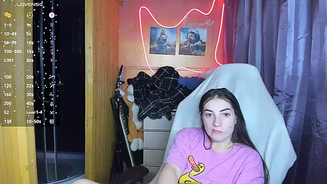 Snapshot of Fiery_Brunette_ chatting on 03-04-25, 02:42 Fiery Brunette  online show from 03-04-25, 02:42