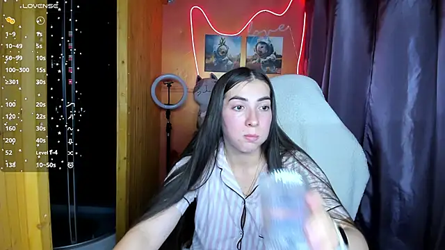 Snapshot of Fiery_Brunette_ chatting on 09-15-25, 10:59 Fiery Brunette  online show from 09-15-25, 10:59