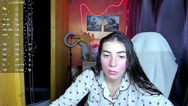 Fiery Brunette  online show from 12-02-25, 05:46