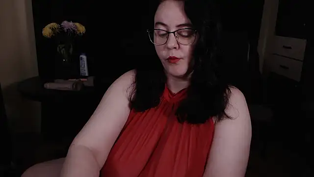 Snapshot of poshmistress chatting on 10-26-25, 04:18 poshmistress online show from 10-26-25, 04:18