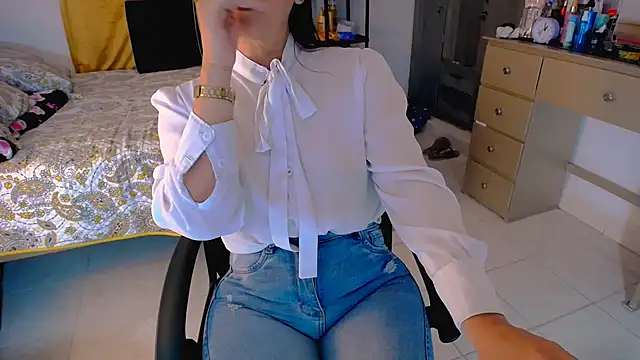 BitterMomXxx online show from 04-15-26, 08:53