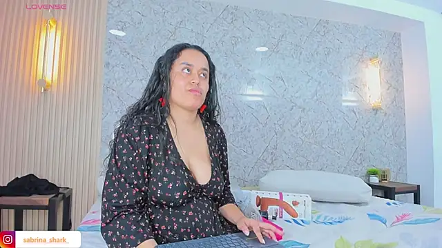 Snapshot of sabrina_shark_ chatting on 11-22-25, 03:05 sabrina shark online show from 11-22-25, 03:05