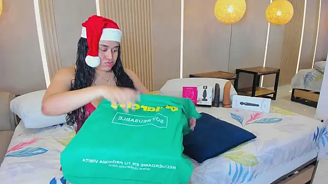 Snapshot of sabrina_shark_ chatting on 12-15-25, 01:43 sabrina shark online show from 12-15-25, 01:43