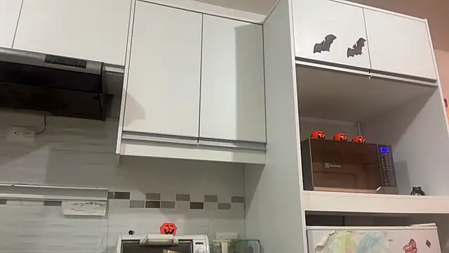 Snapshot of ChocolateCakeQueen chatting on 10-23-25, 01:38 ChocolateCakeQueen online show from 10-23-25, 01:38